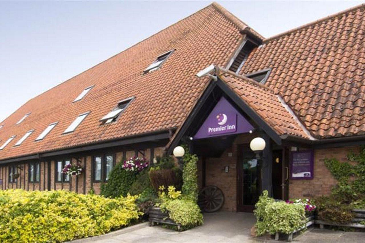 Premier Inn Milton Keynes South Exteriör bild