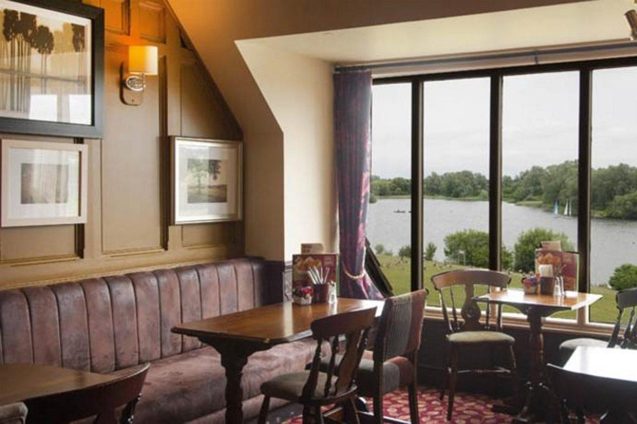 Premier Inn Milton Keynes South Exteriör bild